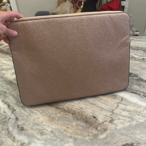 Gorgeous like new large Kate spade glitter laptop case - Picture 3 of 10